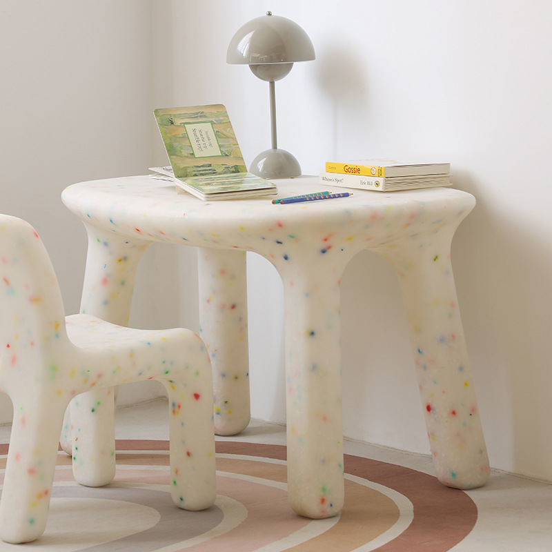 Kids Outdoor Table And Chair Set - طاولة وكراسي دراسة للأطفال مع مسند